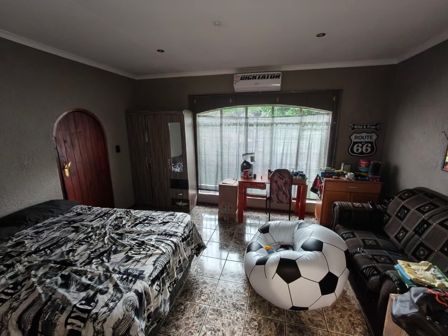 4 Bedroom Property for Sale in Safari Gardens North West